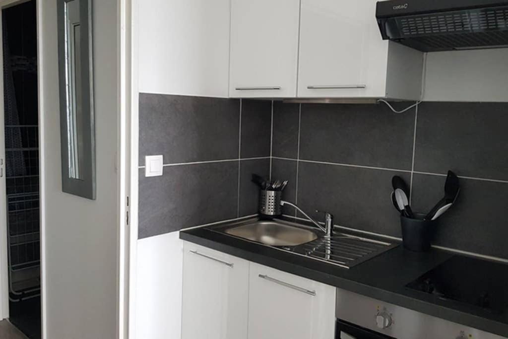 Beau Studio Renove 30M2 Balcon Vue Paris+Parking Exterior photo