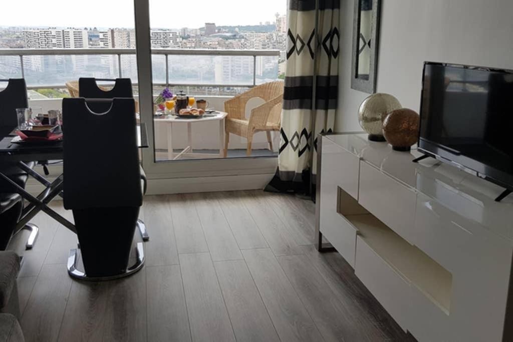 Beau Studio Renove 30M2 Balcon Vue Paris+Parking Exterior photo