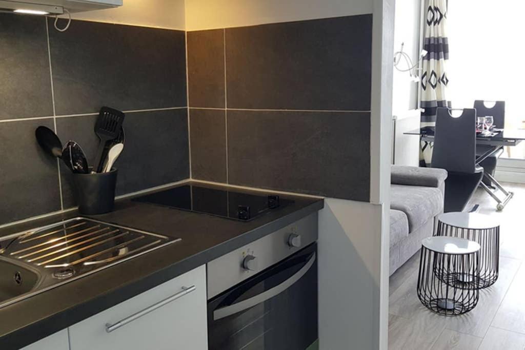 Beau Studio Renove 30M2 Balcon Vue Paris+Parking Exterior photo